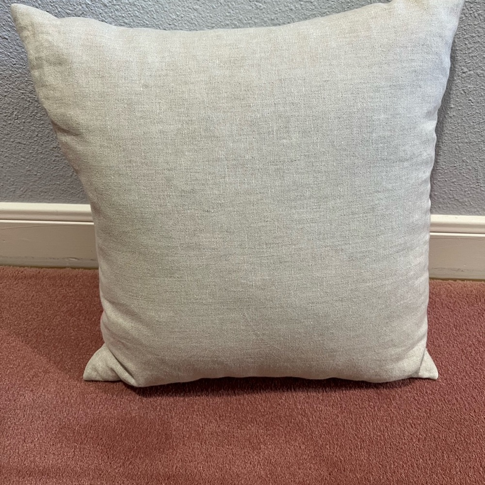 Pillow - Picture 3 of 4